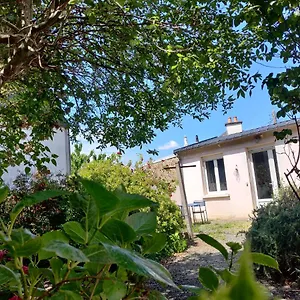 Maison Calme Entre Terre Et - Proche Gare - Stationnement - Jardin Appartement